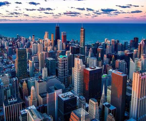 photo of Chicago skyline on Lake Michigan and Car Shipping Services and quotes